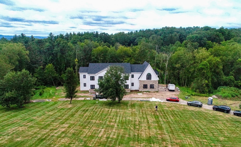 Diamond Homes - 3 Cobtail Way, Simsbury